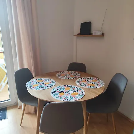 Happy Weekend Mit Balkon Und Blick Ins Gruene Apartment *